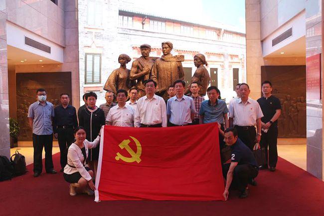 年龄，1997年11月3日，现在应该是多少岁，存款大部分是多少？游戏画面