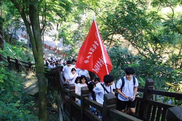杀出重围人类分裂