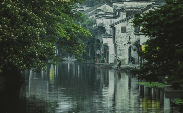 逃出豪华宫殿