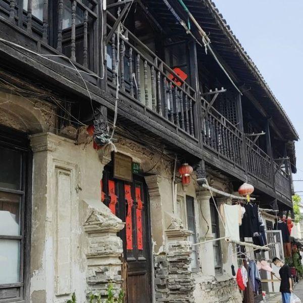 越南这座奇怪的寺庙到处是中文，当地人看不懂，中国人也看不懂？